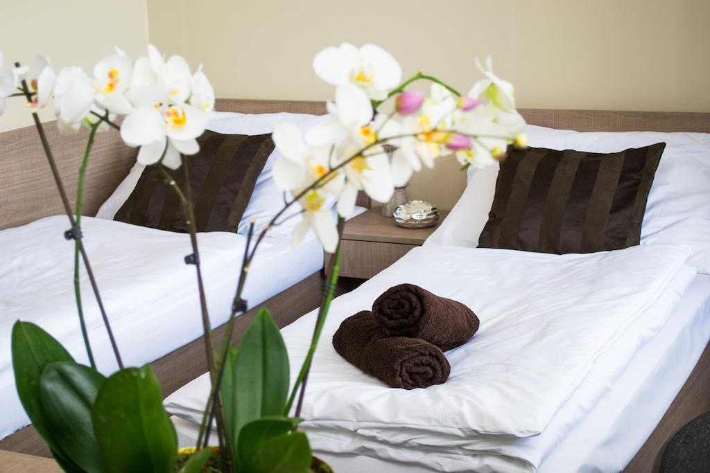 Penzion S Wellness Uherske Hradiste Phòng bức ảnh